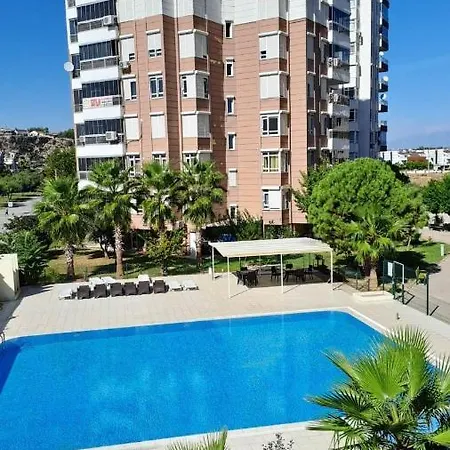 شقة 3-1квартира с бассейном в 2,5 км от моря Altinkum (Antalya)